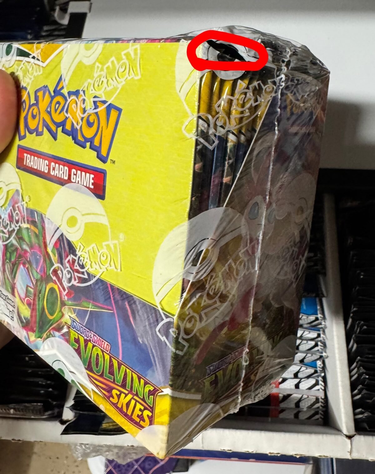 Pokemon Evolving Skies Booster Box - Image 3